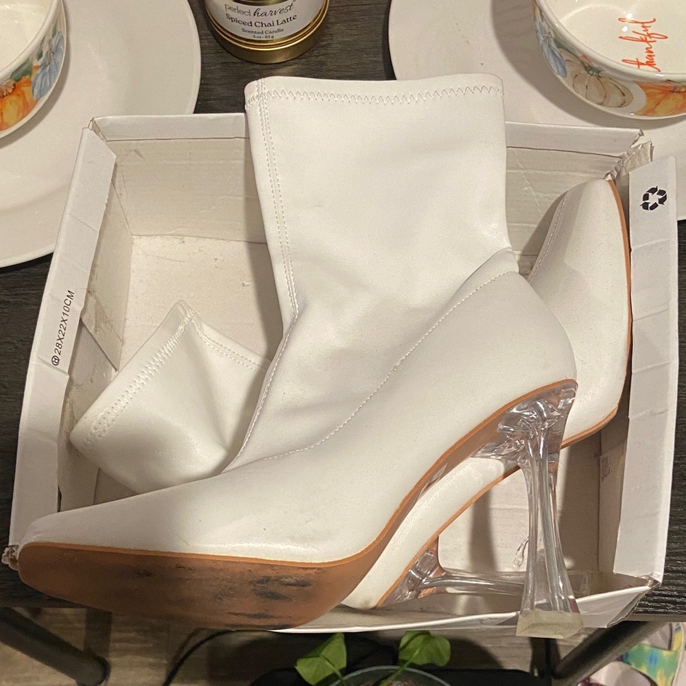Elegant White Ankle Boots